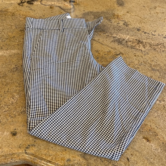 LOFT Pants - Loft Riviera Slim Capri black houndstooth print